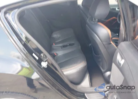 2016 Hyundai Veloster Turbo z USA, uszkodzony, nr VIN KMHTC6AE1GU250010